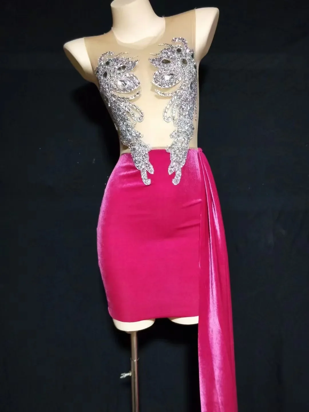 Women Summer Fashion Sexy Rhinestone Sexy Velvet Tail Wrap Hip Dress Red Carpet Show Elegant Evening Party Dress
Women Summer Fashion Sexy Rhinestone Sexy Velvet Tail Wrap Hip Dress Red Carpet Show Elegant Evening Party Dress