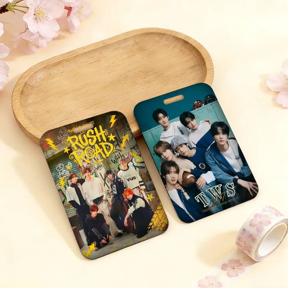 Popular Korean Pop T-TWS Bus Pass Card Sleeve Bank Business Work Card Holder Plastic ID Tag Badge Holder Nurse Work Protector
Popular Korean Pop T-TWS Bus Pass Card Sleeve Bank Business Work Card Holder Plastic ID Tag Badge Holder Nurse Work Protector