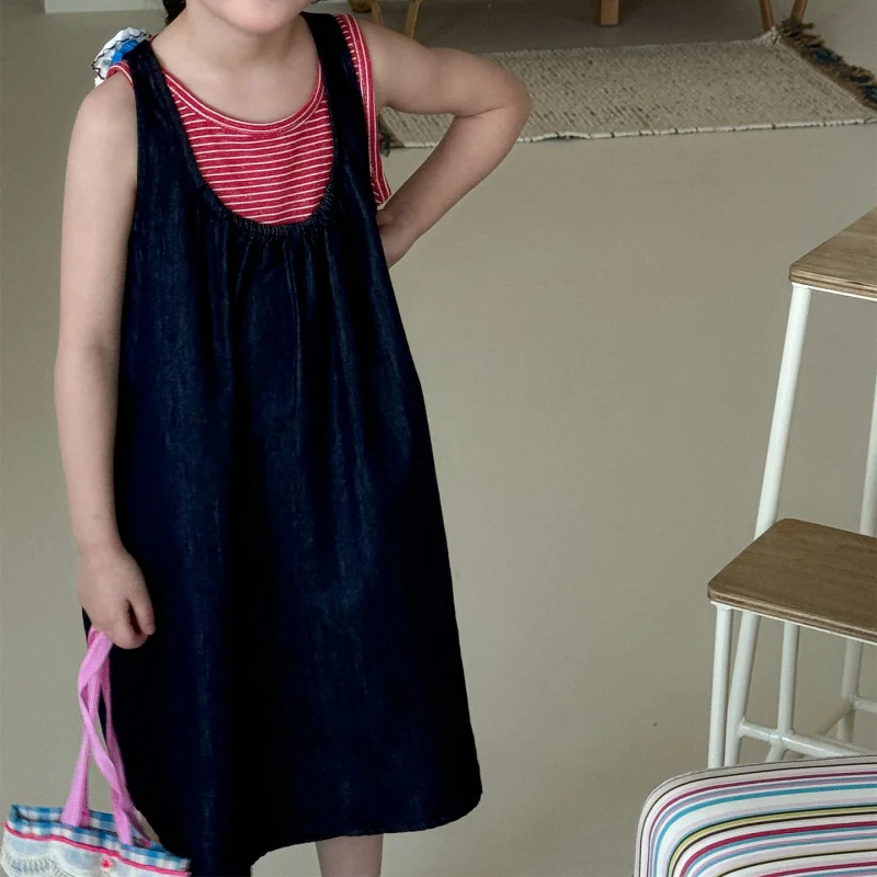 Children's two-piece set "Hug Hug"2026Spring new arrival: Forest-style niche versatile striped denim vest dress set
Children's two-piece set "Hug Hug"2026Spring new arrival: Forest-style niche versatile striped denim vest dress set