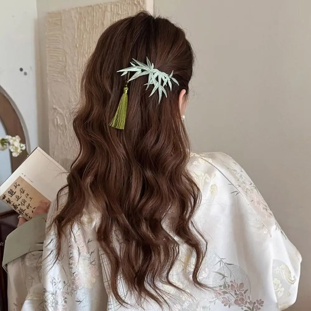 Leaf Tassel Hairpin Tang Suit Hair Clip Ancient Style Ancient Style Hairpin Green Girl Hair Accessories Hanfu Hair Clip
Leaf Tassel Hairpin Tang Suit Hair Clip Ancient Style Ancient Style Hairpin Green Girl Hair Accessories Hanfu Hair Clip
