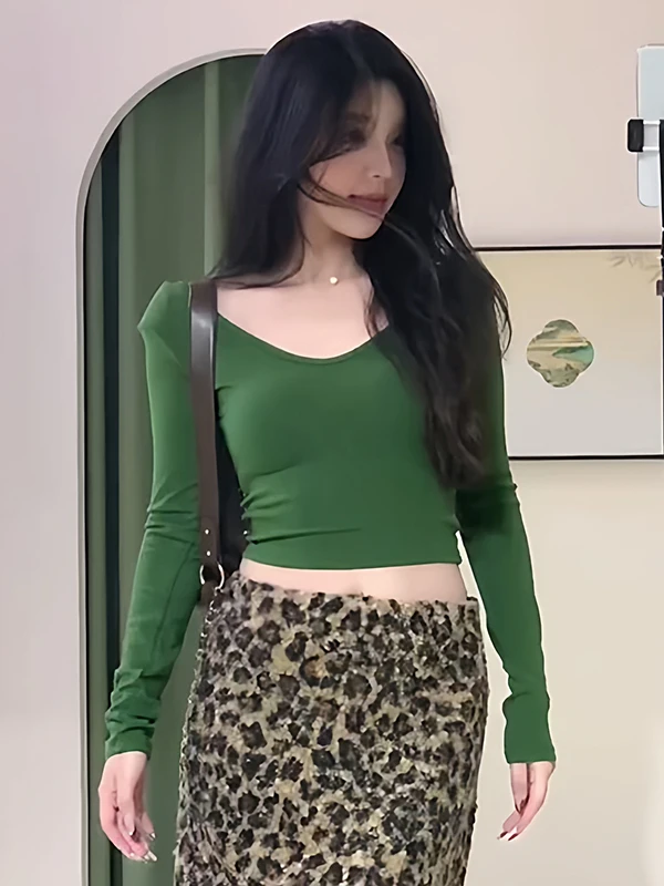 Женская футболка Ele с V-образным вырезом и длинным рукавом, облегающая, для ношения под одеждой, весна 2026, модная, дышащая, комфортная, базовая модель
Женская футболка Ele с V-образным вырезом и длинным рукавом, облегающая, для ношения под одеждой, весна 2026, модная, дышащая, комфортная, базовая модель