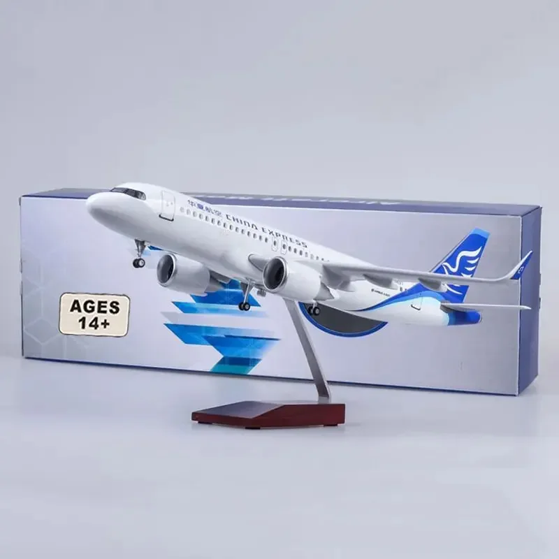 Airbus 350 China Express Airline A350 Модель самолета в масштабе 47 см с подставкой и подсветкой для любителей авиации, подарок или украшения
Airbus 350 China Express Airline A350 Модель самолета в масштабе 47 см с подставкой и подсветкой для любителей авиации, подарок или украшения