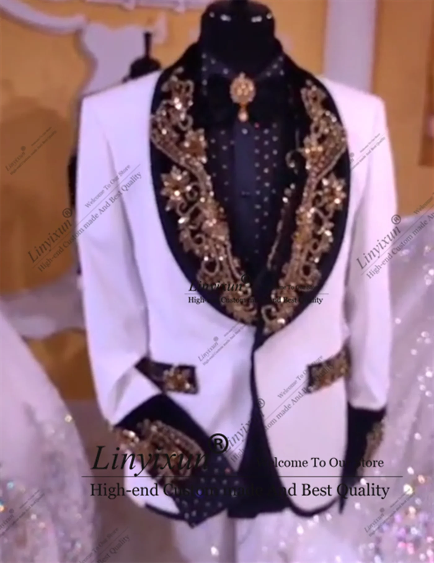 Elegent Jewelry Ornament Tuxedos Men Suits Shawl Lapel Groom Party 2 Pieces Set Wedding Male Prom Blazers Customized ropa hombre
Elegent Jewelry Ornament Tuxedos Men Suits Shawl Lapel Groom Party 2 Pieces Set Wedding Male Prom Blazers Customized ropa hombre