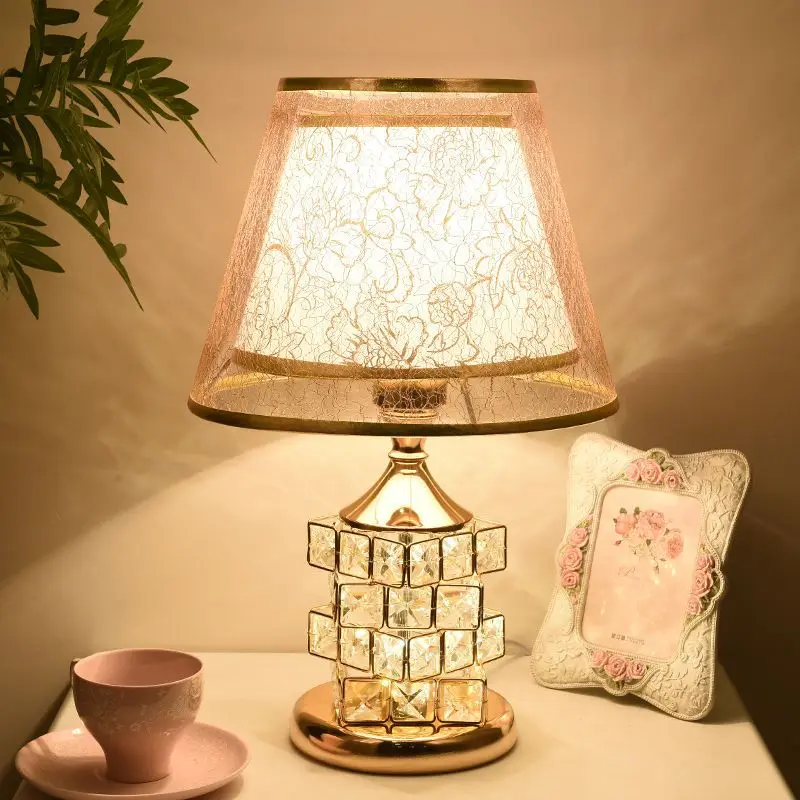 European Romantic Crystal Table Lamp Wedding Decor for Bedroom Bedside Nightstand Lighting Room Decoration Light Floor Lamp LED
European Romantic Crystal Table Lamp Wedding Decor for Bedroom Bedside Nightstand Lighting Room Decoration Light Floor Lamp LED