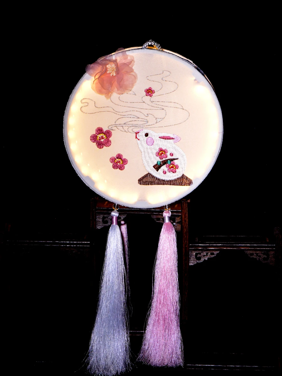 Luminous Handheld Lantern Ancient Sle Lamp Hanfu Moon Rabbit Lantern Creative Gift Box Mid-Autumn Festival Supplies
Luminous Handheld Lantern Ancient Sle Lamp Hanfu Moon Rabbit Lantern Creative Gift Box Mid-Autumn Festival Supplies