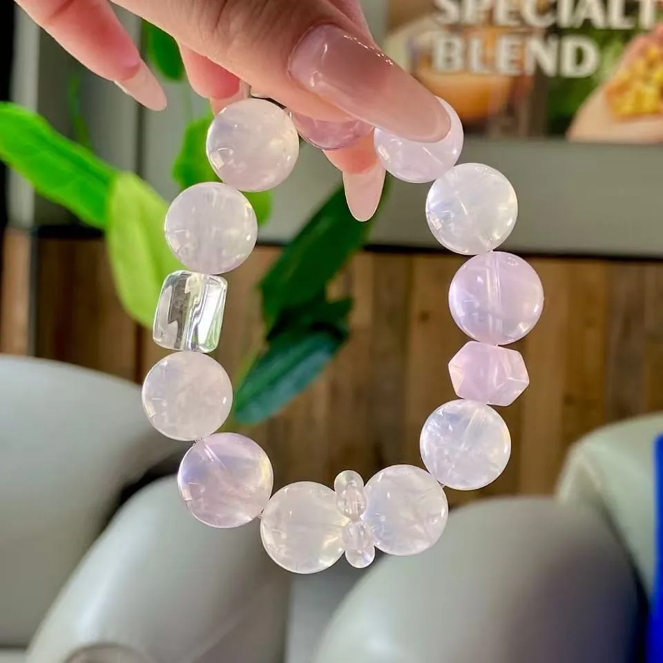 Natural White Crystal Bracelet Duobao Powder Crystal Women's Bracelet Light Luxury Niche Design 
Natural White Crystal Bracelet Duobao Powder Crystal Women's Bracelet Light Luxury Niche Design