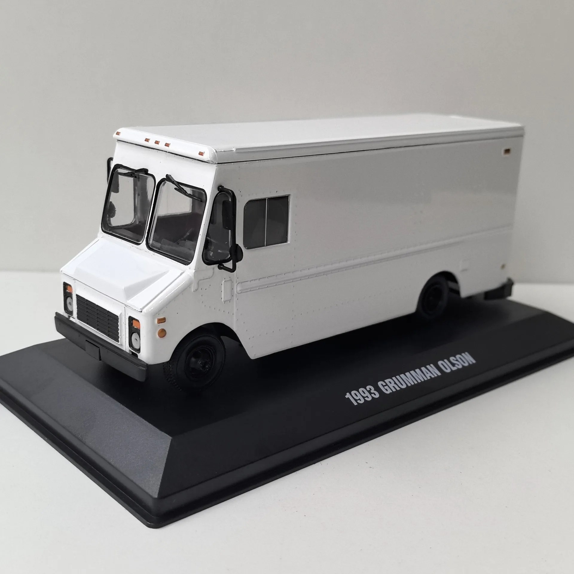 Diecast Green Light 1/43 Scale 1993 Grumman Olson Alloy Car Model Collectible Toy Gift Souvenir Display Ornament
Diecast Green Light 1/43 Scale 1993 Grumman Olson Alloy Car Model Collectible Toy Gift Souvenir Display Ornament