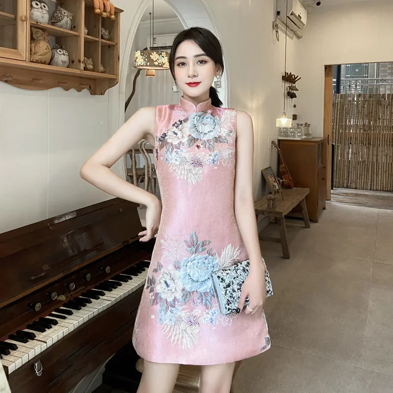 Bule Improved Embroidery Flower Qipao Chinese Style Sleeveless Cheongsam Vintage Button Elegant Dresses Summer New Vestidos
Bule Improved Embroidery Flower Qipao Chinese Style Sleeveless Cheongsam Vintage Button Elegant Dresses Summer New Vestidos