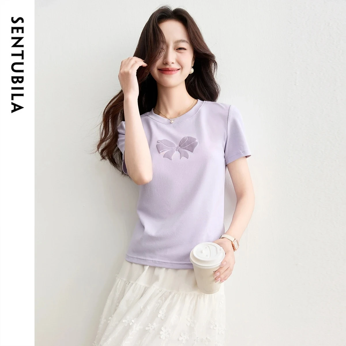 SENTUBILA Women's Short Sleeve Tee 2026 Summer Simple Bow Foam Printed Graphic T Shirts Casual Loose Tops Clothing G52TG1682
SENTUBILA Women's Short Sleeve Tee 2026 Summer Simple Bow Foam Printed Graphic T Shirts Casual Loose Tops Clothing G52TG1682