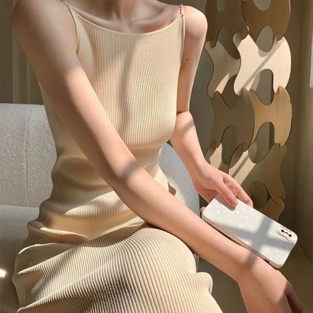 Retro Gentle Backless Pearl Strap Ice Silk Knitted Maternity Dress Knee-Length Long Skirt for Pregnant Women Comfortable Kore...
Retro Gentle Backless Pearl Strap Ice Silk Knitted Maternity Dress Knee-Length Long Skirt for Pregnant Women Comfortable Kore...