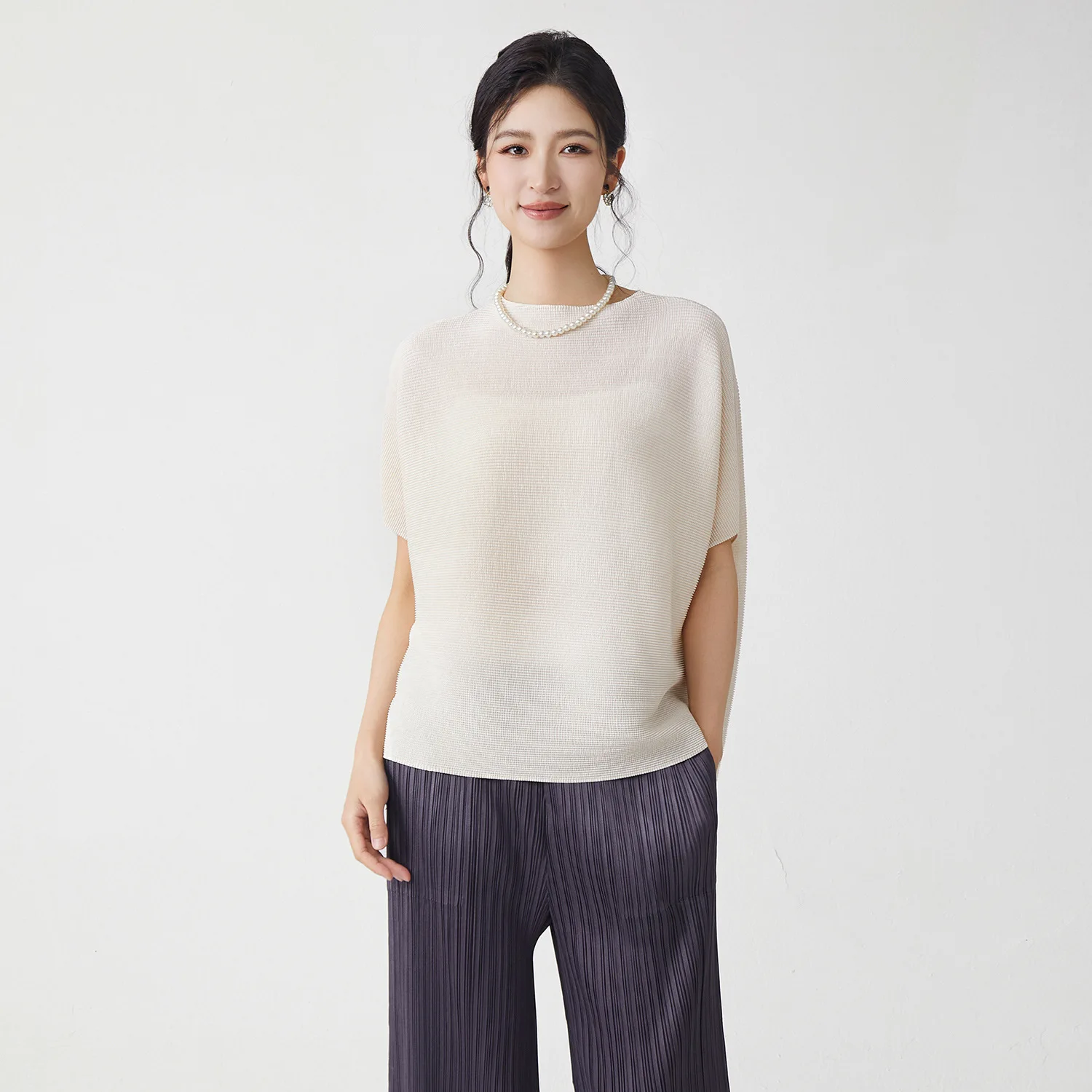 Miyake Style 2025 Summer Pleated Shirt Solid Color Casual T-Shirt Versatile Fashionable And Easy To Care For
Miyake Style 2025 Summer Pleated Shirt Solid Color Casual T-Shirt Versatile Fashionable And Easy To Care For