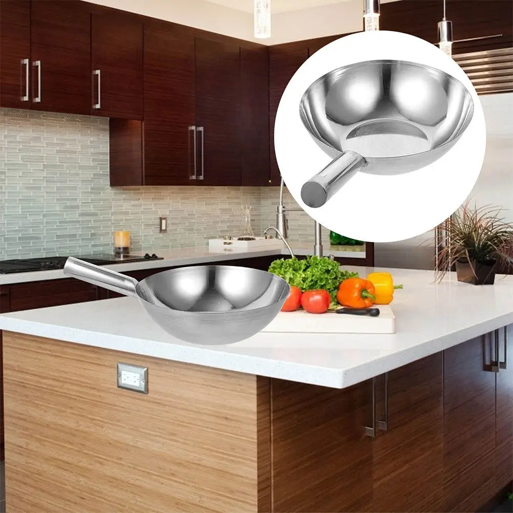 Stainless Steel Water Ladle Thickened Long Handle Kitchen Scoop Multifunctional Water Scoop for Home Cooking Gardening Use
Stainless Steel Water Ladle Thickened Long Handle Kitchen Scoop Multifunctional Water Scoop for Home Cooking Gardening Use