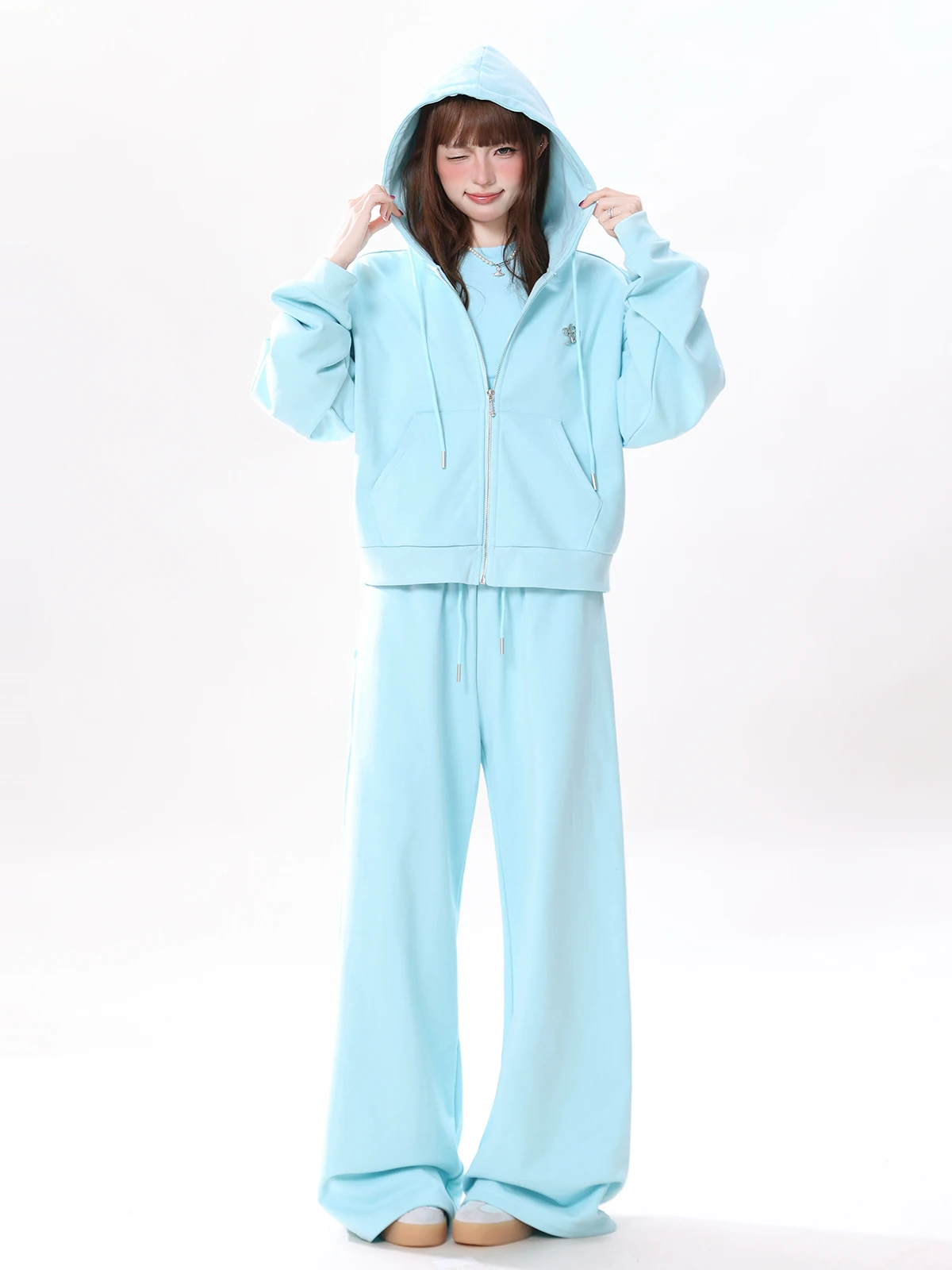 Early Spring Mint Blue Hoodie Set Women's Loose Casual Lazy Style Jacket Long Sleeve Zipper Loose Fit Pants Fashionable Ensemble
Early Spring Mint Blue Hoodie Set Women's Loose Casual Lazy Style Jacket Long Sleeve Zipper Loose Fit Pants Fashionable Ensemble