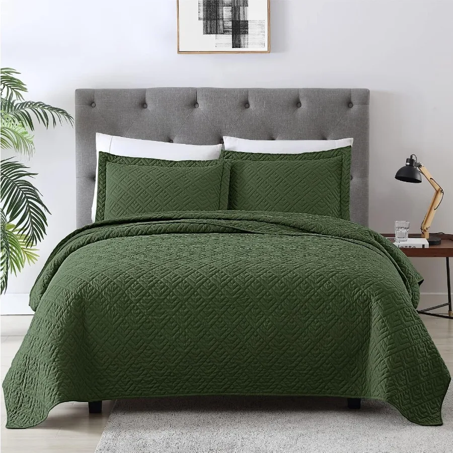 Modern Style Lightweight Quilt Set Bedspread Set for Bedroom Decor Soft and Breathable Fabric with Elegant Design Perfect for L 
Modern Style Lightweight Quilt Set Bedspread Set for Bedroom Decor Soft and Breathable Fabric with Elegant Design Perfect for L