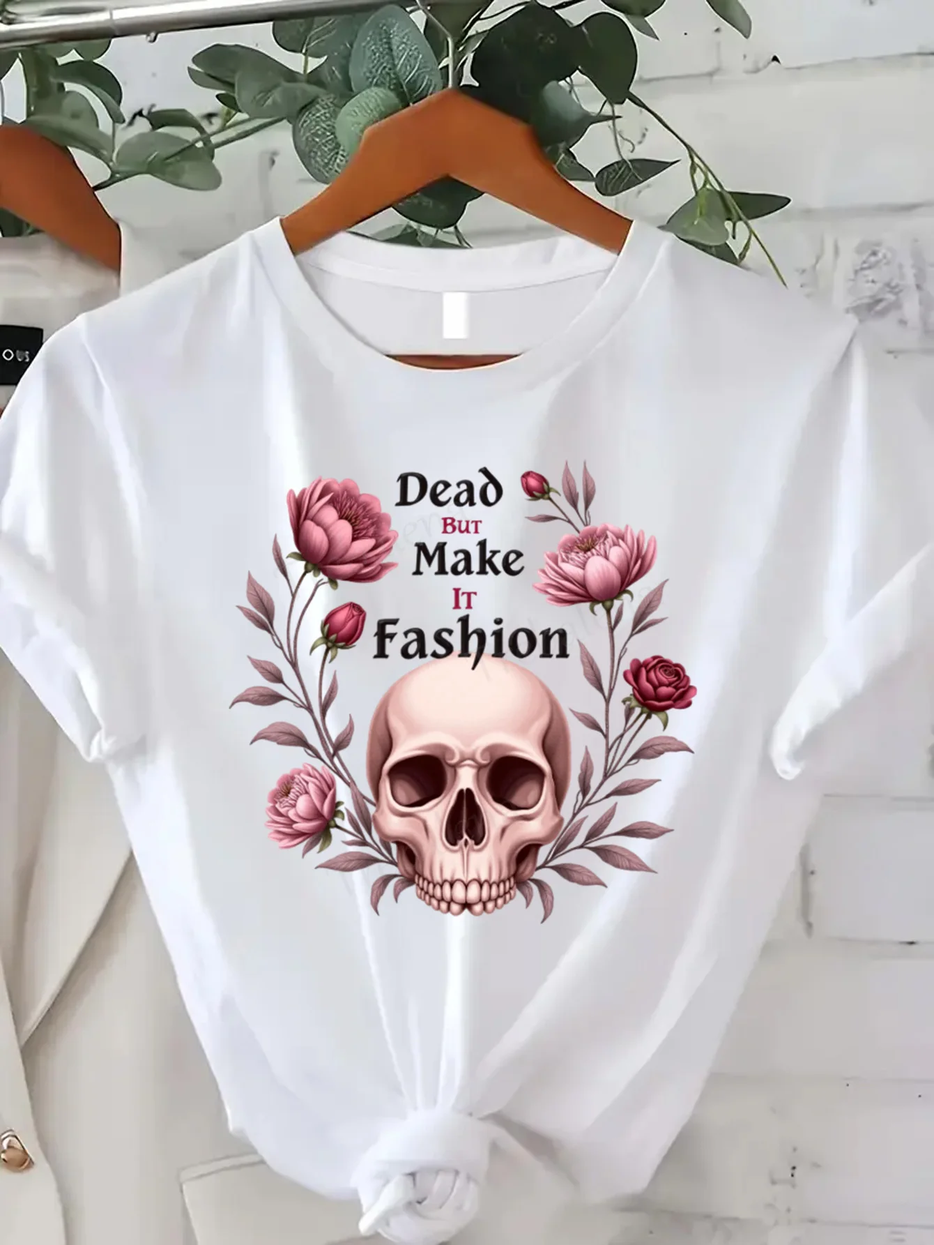 Round Neck T-shirt Dead But Make It Fashion Skull Rose Print Women's Plus Size T-Shirt Short Sleeve Tee Fashion Casual Top 
Round Neck T-shirt Dead But Make It Fashion Skull Rose Print Women's Plus Size T-Shirt Short Sleeve Tee Fashion Casual Top