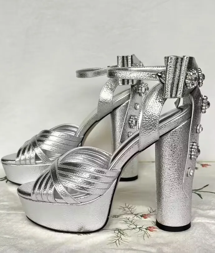 Pearls Crystal Round Toe Summer Platform Women Sandals Chunky High Heels Buckle Strap Design Large Size Fashion Show Shoes
Pearls Crystal Round Toe Summer Platform Women Sandals Chunky High Heels Buckle Strap Design Large Size Fashion Show Shoes