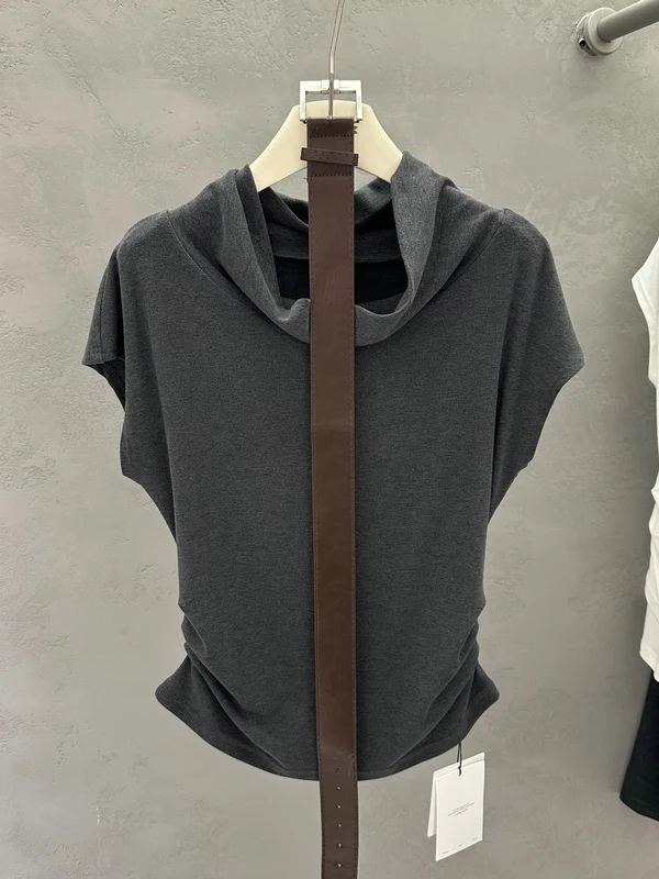 Элегантная женская футболка с коротким рукавом, свободного кроя, с поясом на талии, с пышным воротником, модный тренд Весна 2026
Элегантная женская футболка с коротким рукавом, свободного кроя, с поясом на талии, с пышным воротником, модный тренд Весна 2026