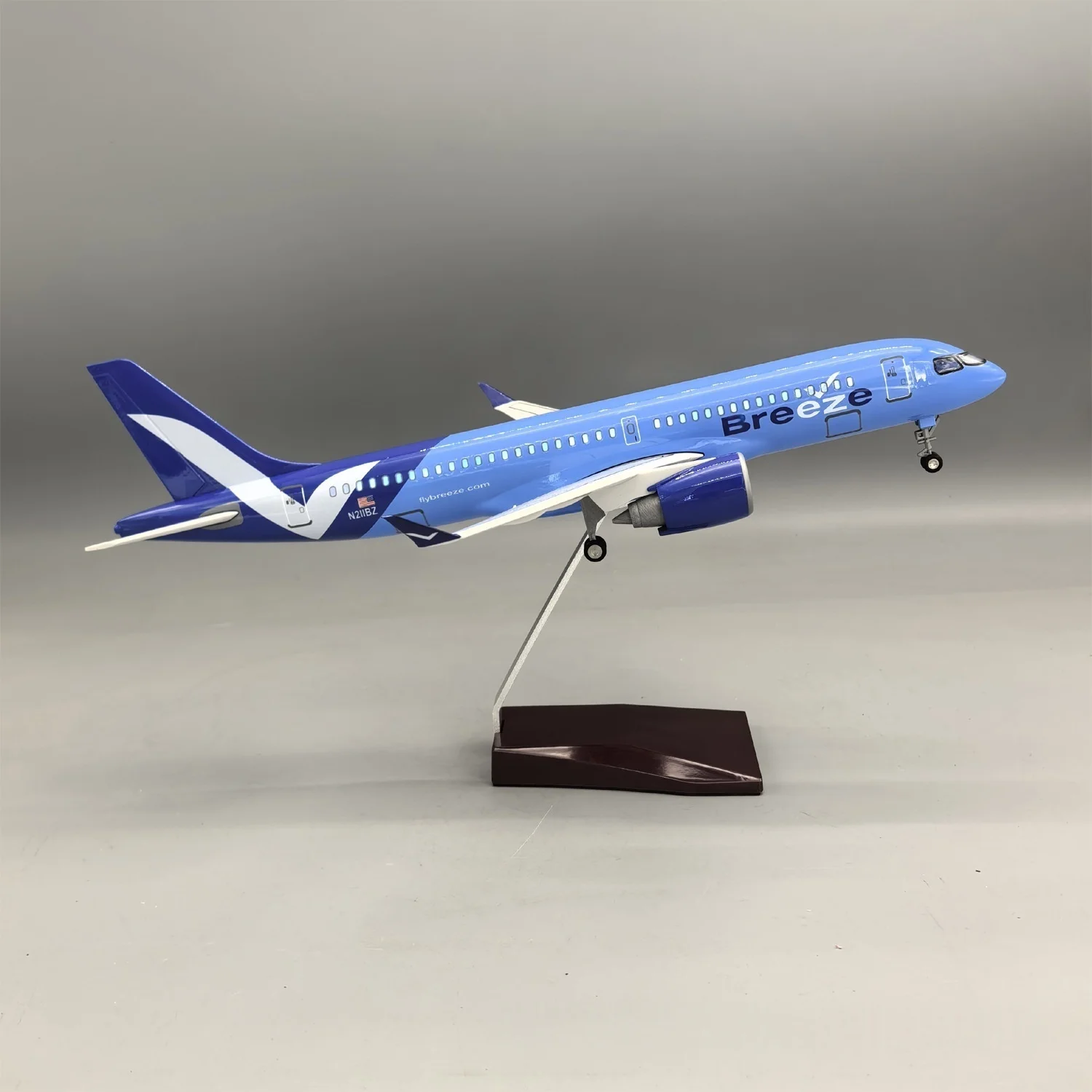 US Aviation A220-300 Scale Aircraft 38CM Collectible Miniatures Airplane Diecast Flight Machine Model Airplanes Decoration Home
US Aviation A220-300 Scale Aircraft 38CM Collectible Miniatures Airplane Diecast Flight Machine Model Airplanes Decoration Home