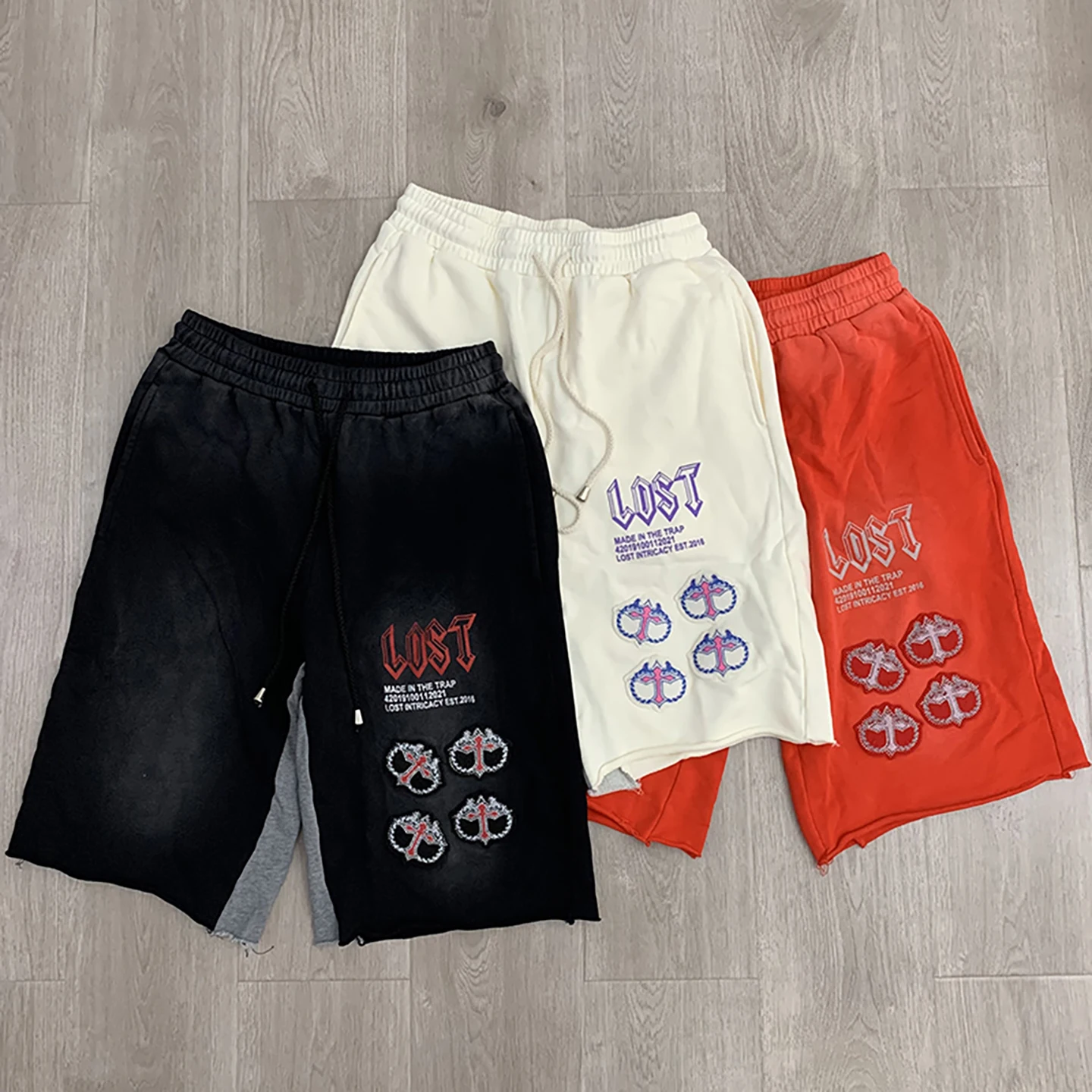 Летние модные уличные шорты с блестящими стразами и принтом в виде букв, свободные повседневные спортивные брюки длиной до колена
Летние модные уличные шорты с блестящими стразами и принтом в виде букв, свободные повседневные спортивные брюки длиной до колена