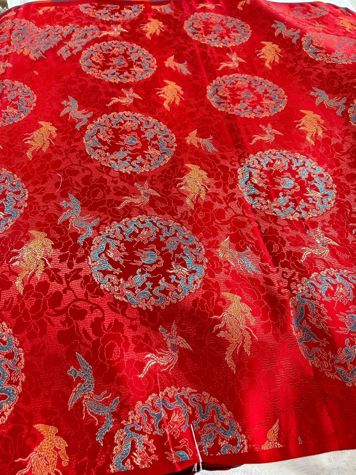 Chinese Style New Year Weaving Silk Wrapped Fabric Traditional Handwoven Decorative Material for Festive Crafts
Chinese Style New Year Weaving Silk Wrapped Fabric Traditional Handwoven Decorative Material for Festive Crafts