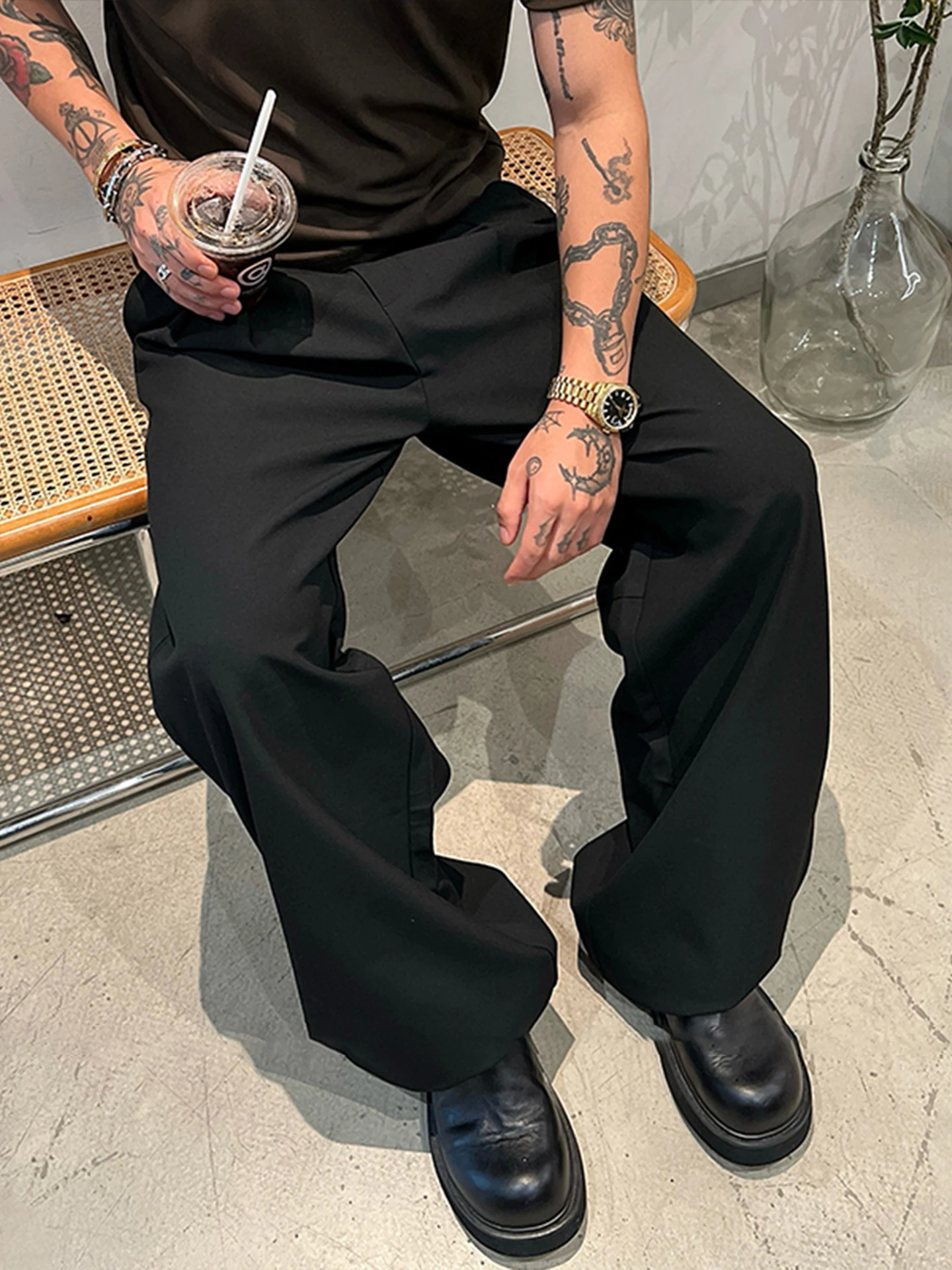 Мужские летние тонкие брюки Bla Naples Cleanfit: прямые, струящиеся, повседневные, с низкой посадкой, на молнии
Мужские летние тонкие брюки Bla Naples Cleanfit: прямые, струящиеся, повседневные, с низкой посадкой, на молнии