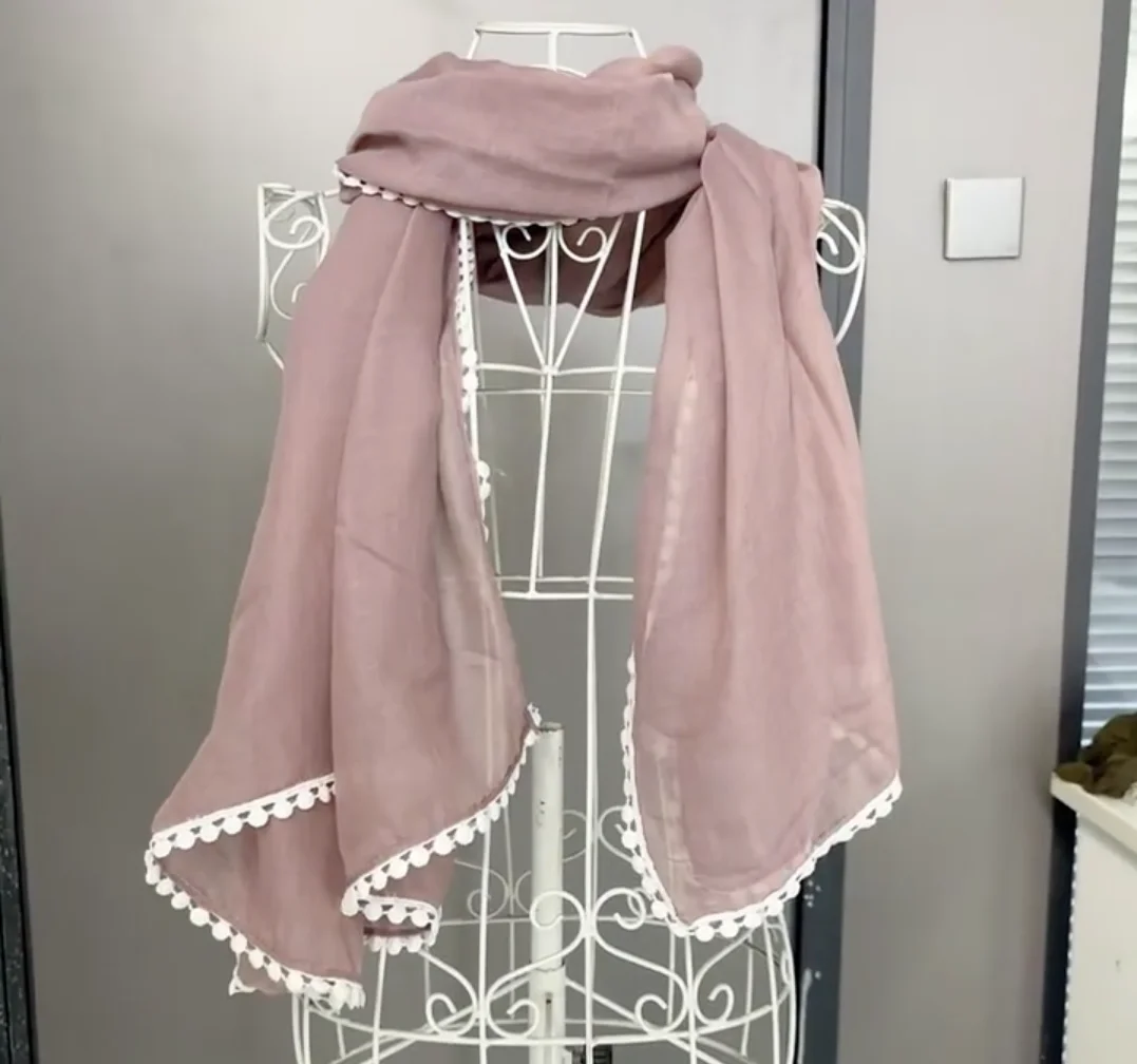 2025 New Fashion Luxury Ladies Women Voile Scarf Female Long Lace Shawl Tassel Four Seasons Embroidered Lace Floral Muslim Hijab
2025 New Fashion Luxury Ladies Women Voile Scarf Female Long Lace Shawl Tassel Four Seasons Embroidered Lace Floral Muslim Hijab