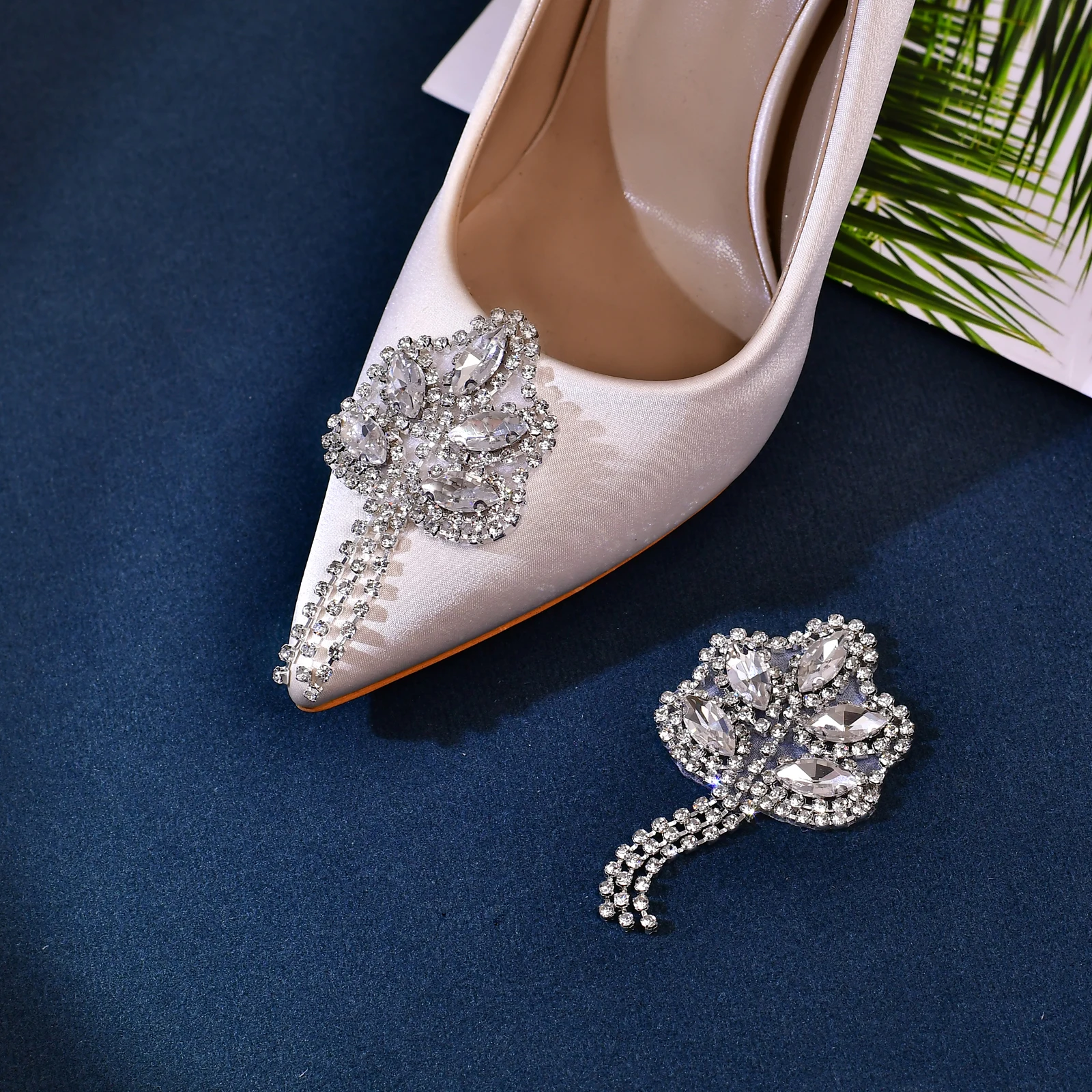 Silver Rhinestone Tassel Applique Decoration Glue On/Sew On Crystal Patches For Dresses, Bags, Shoes SP88
Silver Rhinestone Tassel Applique Decoration Glue On/Sew On Crystal Patches For Dresses, Bags, Shoes SP88