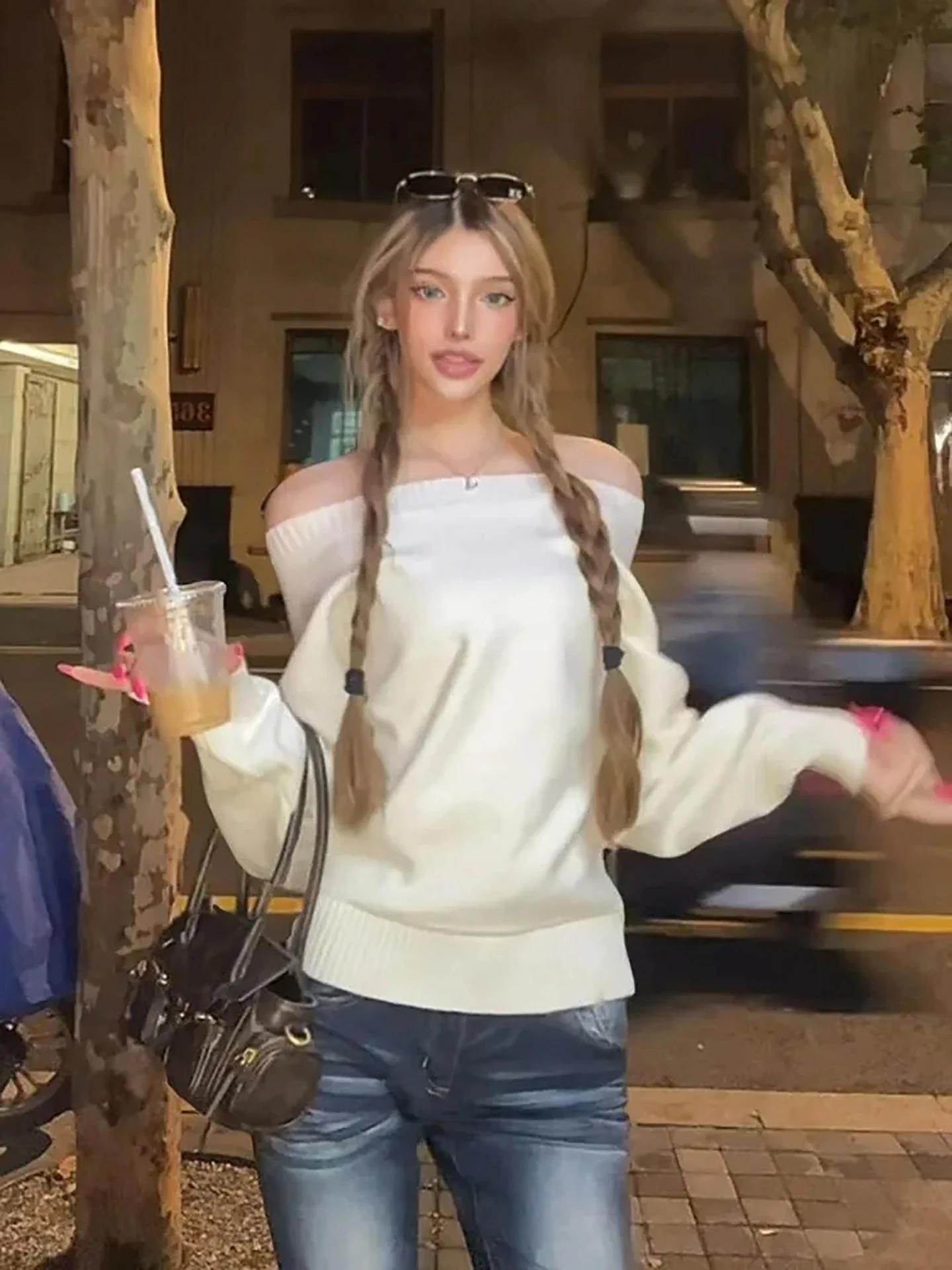 Белый вязаный свободный женский свитер на одно плечо, осень-зима, ленивый Sle, универсальный возрастной свитер премиум-класса Feeling Long Sve
Белый вязаный свободный женский свитер на одно плечо, осень-зима, ленивый Sle, универсальный возрастной свитер премиум-класса Feeling Long Sve