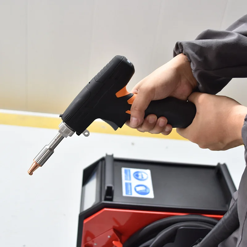 Ручной лазерный сварочный аппарат с воздушным охлаждением 1 кВт для сварки металла, алюминия, нержавеющей стали
Ручной лазерный сварочный аппарат с воздушным охлаждением 1 кВт для сварки металла, алюминия, нержавеющей стали