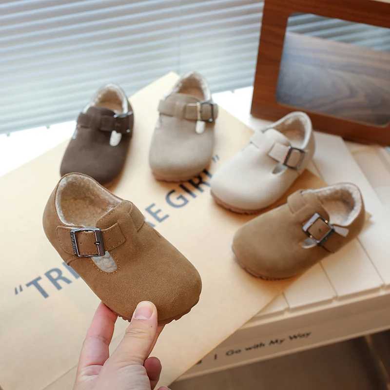 2025 Children Plush Leather Shoes for Girls Boys Winter New Fashion Korean Style Soft Bottom Keep Warm Anti-slippery Daily Flats
2025 Children Plush Leather Shoes for Girls Boys Winter New Fashion Korean Style Soft Bottom Keep Warm Anti-slippery Daily Flats
