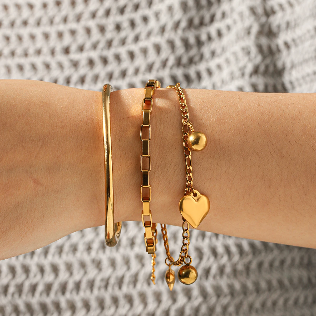 18K Gold Plated Heart Ball Charm Bracelet Set For Women 3Pcs Stackable Cuff Bracelets Hypoallergenic 316L Stainless Steel Gift
18K Gold Plated Heart Ball Charm Bracelet Set For Women 3Pcs Stackable Cuff Bracelets Hypoallergenic 316L Stainless Steel Gift
