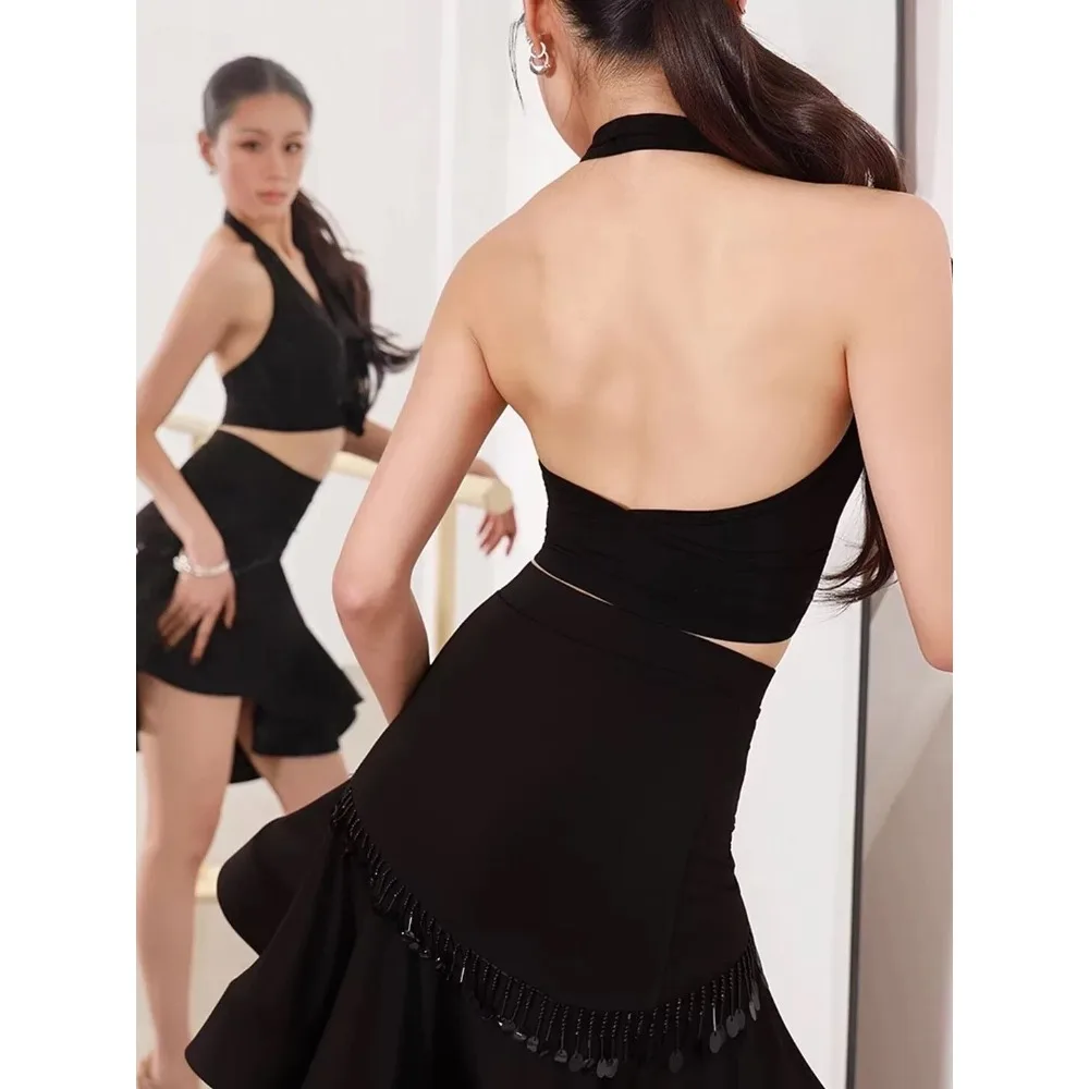 New adultstyle Latin dance collarback bodice sequined fishbone fringed half-length skirt womens training performance dress
New adultstyle Latin dance collarback bodice sequined fishbone fringed half-length skirt womens training performance dress