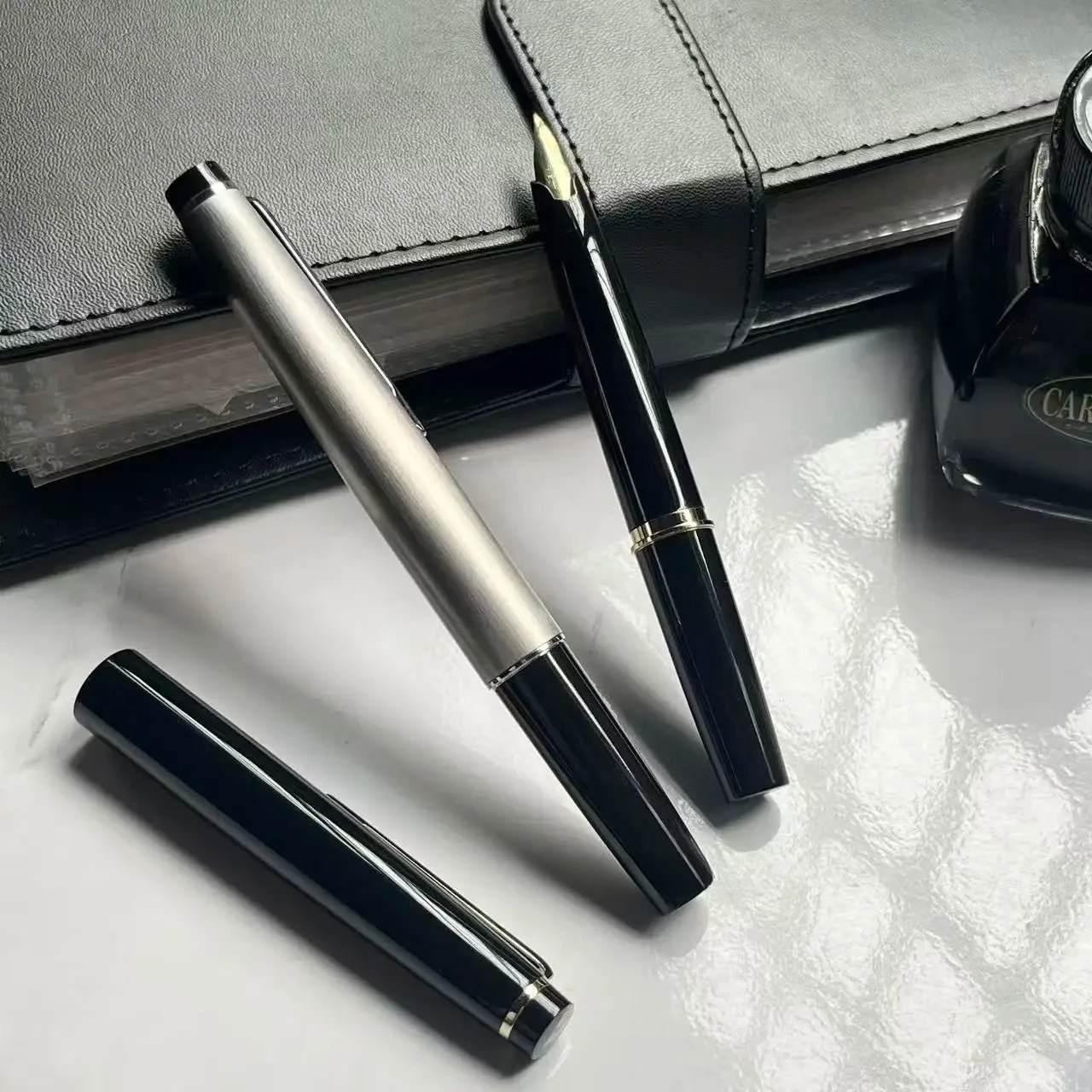 Jinhao 59 Series Fountain Pen Mini Classic Short Steel 0.38mm/EF/F/Bent Portable Pocket Pen PK Pilot 95s Pen Office Stationery
Jinhao 59 Series Fountain Pen Mini Classic Short Steel 0.38mm/EF/F/Bent Portable Pocket Pen PK Pilot 95s Pen Office Stationery