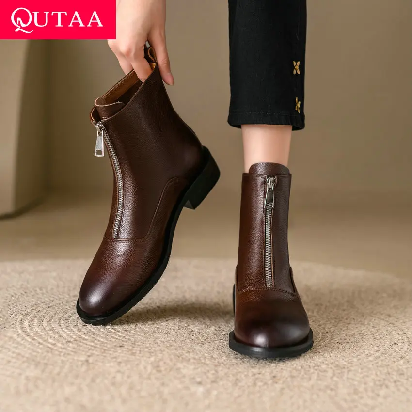 QUTAA 2024 Women Ankle Boots Zipper Lady Shoes Woman Round Toe Low Heels Genuine Leather Autumn Winter Short Boots Size 34-39
QUTAA 2024 Women Ankle Boots Zipper Lady Shoes Woman Round Toe Low Heels Genuine Leather Autumn Winter Short Boots Size 34-39