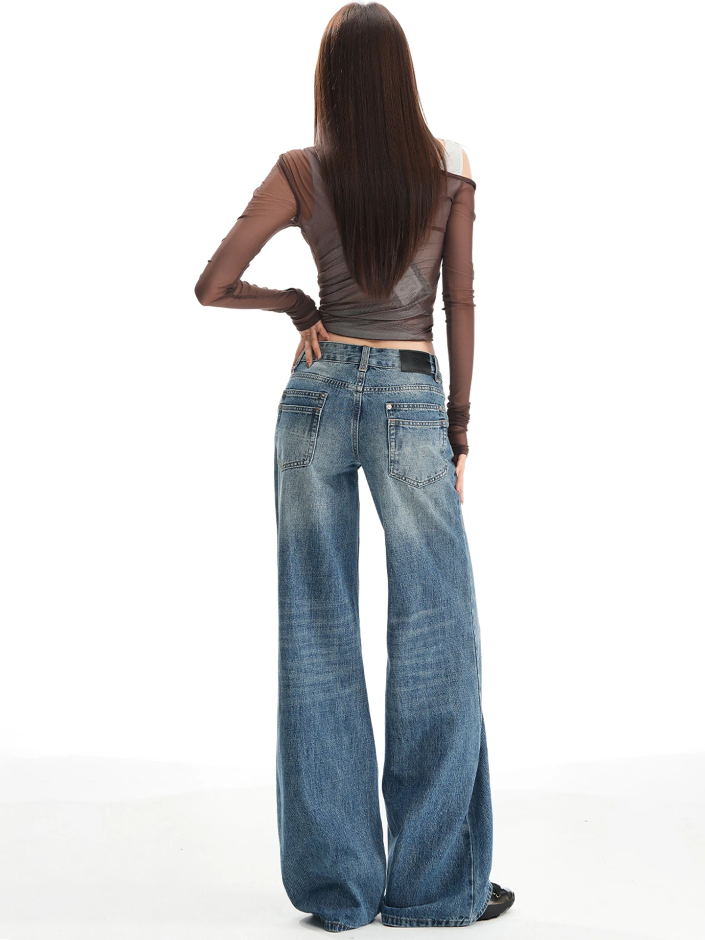 American Style Loose Fit Light Blue Wide Leg Jeans Women's Casual Loose Slimming Low Waist Straight Cut Trousers
American Style Loose Fit Light Blue Wide Leg Jeans Women's Casual Loose Slimming Low Waist Straight Cut Trousers