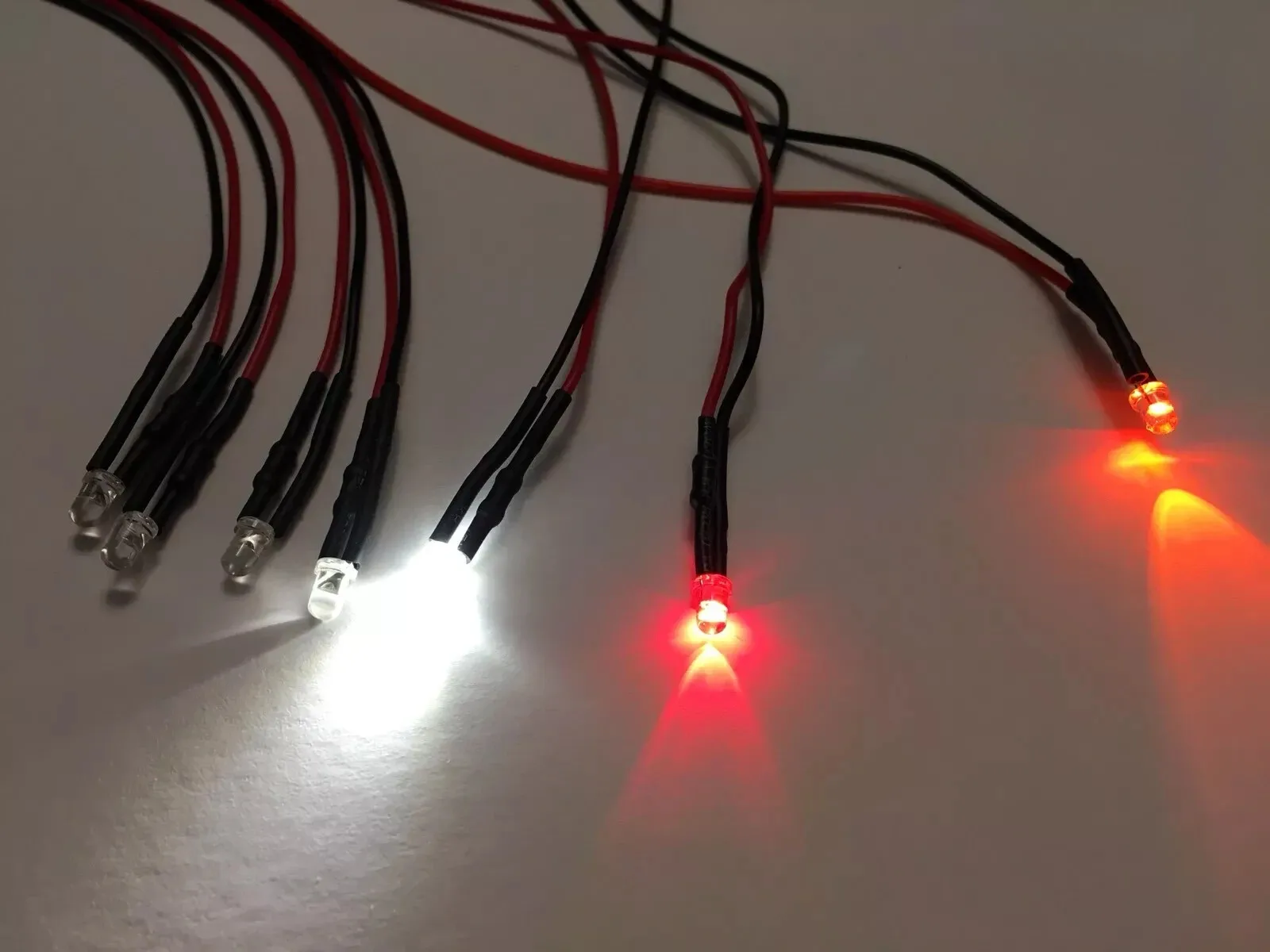 7 LED Lights Set for Model Train Layout Buildings - 9-12 Volt DC White Fire Blink Red Lights
7 LED Lights Set for Model Train Layout Buildings - 9-12 Volt DC White Fire Blink Red Lights