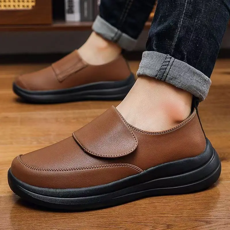 Мужские кожаные туфли больших размеров, низкие, без шнурков, повседневные, весенне-осенние, новые, легкие, нескользящие, рабочие, с мягкой подошвой, для пожилых людей
Мужские кожаные туфли больших размеров, низкие, без шнурков, повседневные, весенне-осенние, новые, легкие, нескользящие, рабочие, с мягкой подошвой, для пожилых людей