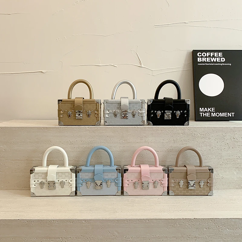 Designer Style Leather Tote Bag For Women Luxury Crossbody Shoulder Bag Elegant Vintage Fashion Handbag
Designer Style Leather Tote Bag For Women Luxury Crossbody Shoulder Bag Elegant Vintage Fashion Handbag