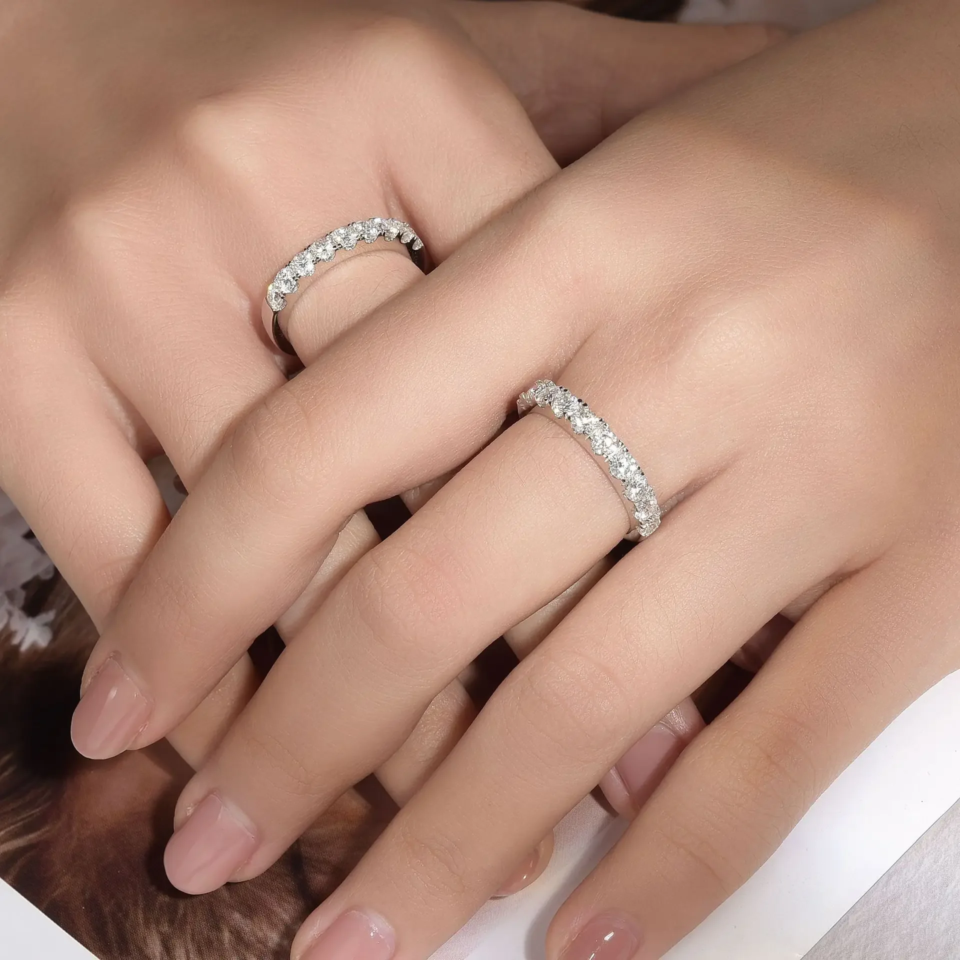M-JAJA Half Eternity Moissanite Wedding Band 0.72/1ct Diamond Engagement Ring for Women Gold Plated S925 Sterling Silver Jewelry
M-JAJA Half Eternity Moissanite Wedding Band 0.72/1ct Diamond Engagement Ring for Women Gold Plated S925 Sterling Silver Jewelry