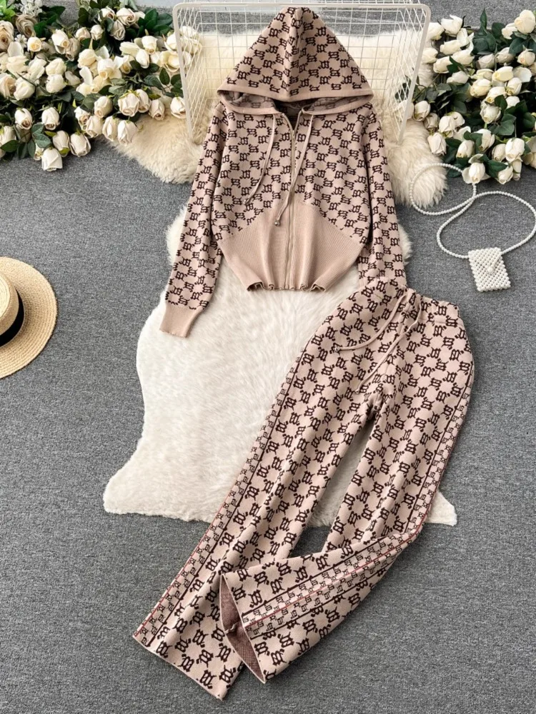 Vintage Knitted Suit High Quality Sets 2025 Spring Autumn Plaid Hooded Top Coat Wide Leg Pants Fashion Leisure 2-Piece Set Women
Vintage Knitted Suit High Quality Sets 2025 Spring Autumn Plaid Hooded Top Coat Wide Leg Pants Fashion Leisure 2-Piece Set Women