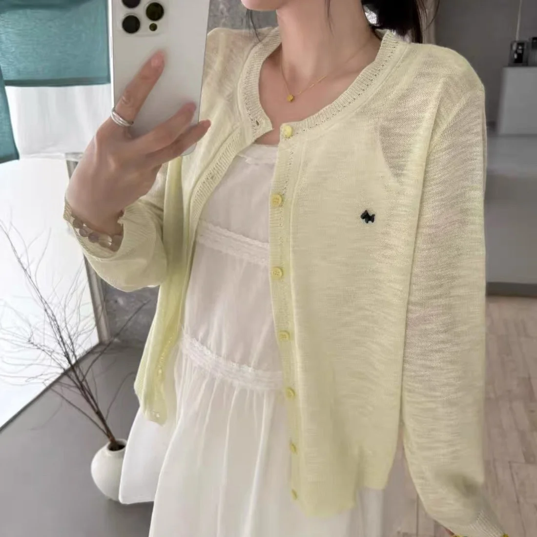Lightweight Bamboo Rayon Knitted Open Cardigan round Neck Loose Fit Summer Air Conditioning Top Ice Sensation Brand Wom...
Lightweight Bamboo Rayon Knitted Open Cardigan round Neck Loose Fit Summer Air Conditioning Top Ice Sensation Brand Wom...