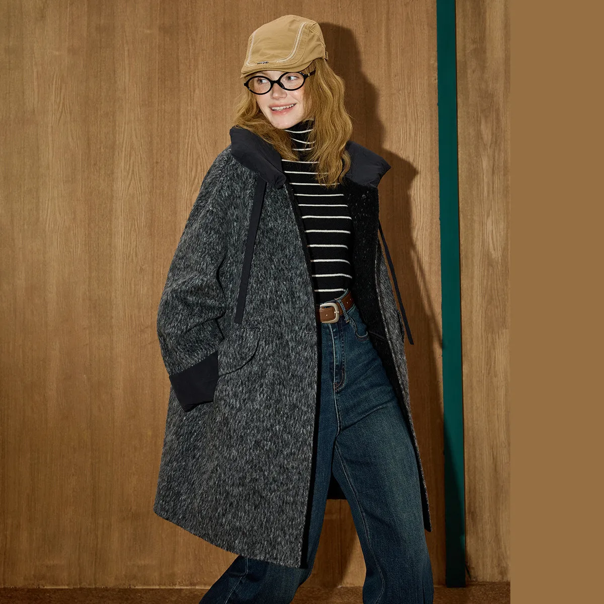 Зимний женский длинный плащ 2025 года, двусторонняя парка из смесовой шерсти, уникальный лоскутный дизайн, теплое пуховое пальто, верхняя одежда
Зимний женский длинный плащ 2025 года, двусторонняя парка из смесовой шерсти, уникальный лоскутный дизайн, теплое пуховое пальто, верхняя одежда