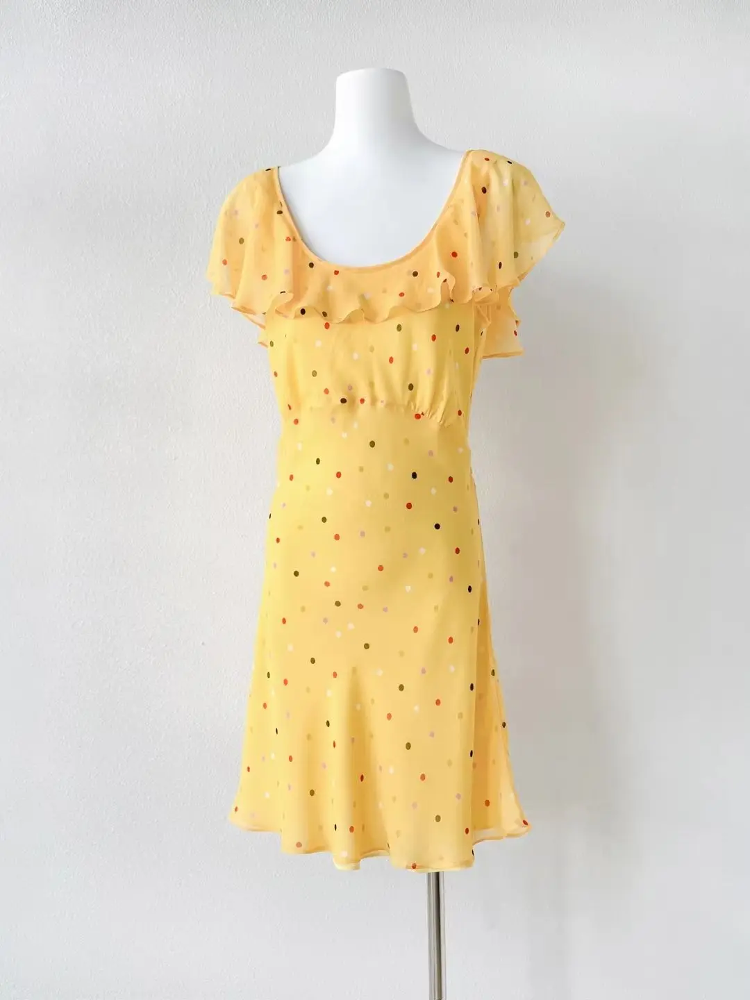 Women's Polka Dot Print Yellow Dress Summer Ruffles Spliced U-Neck High Waist Casual Silk Mini Robe
Women's Polka Dot Print Yellow Dress Summer Ruffles Spliced U-Neck High Waist Casual Silk Mini Robe