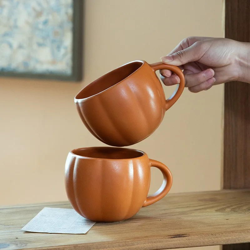HalloweenTheme Party Cute Pumpkin Mug 450ml Large Capacity Ceramic Cup with Handle Holiday Themed Office Home Use Decoration Cup
HalloweenTheme Party Cute Pumpkin Mug 450ml Large Capacity Ceramic Cup with Handle Holiday Themed Office Home Use Decoration Cup