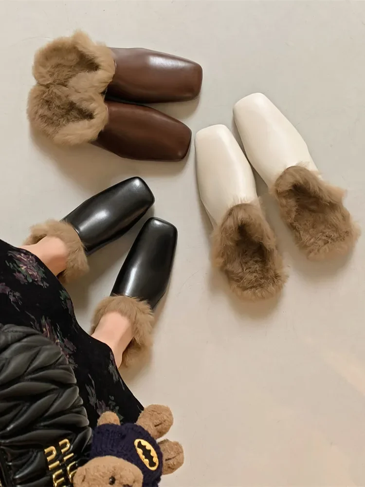 Loose Feel Rabbit Fur Flat Bottom Slippers Fashionable Outdoor Wear Snow Boots Half Slippers Comfortable Cushioned Insole
Loose Feel Rabbit Fur Flat Bottom Slippers Fashionable Outdoor Wear Snow Boots Half Slippers Comfortable Cushioned Insole