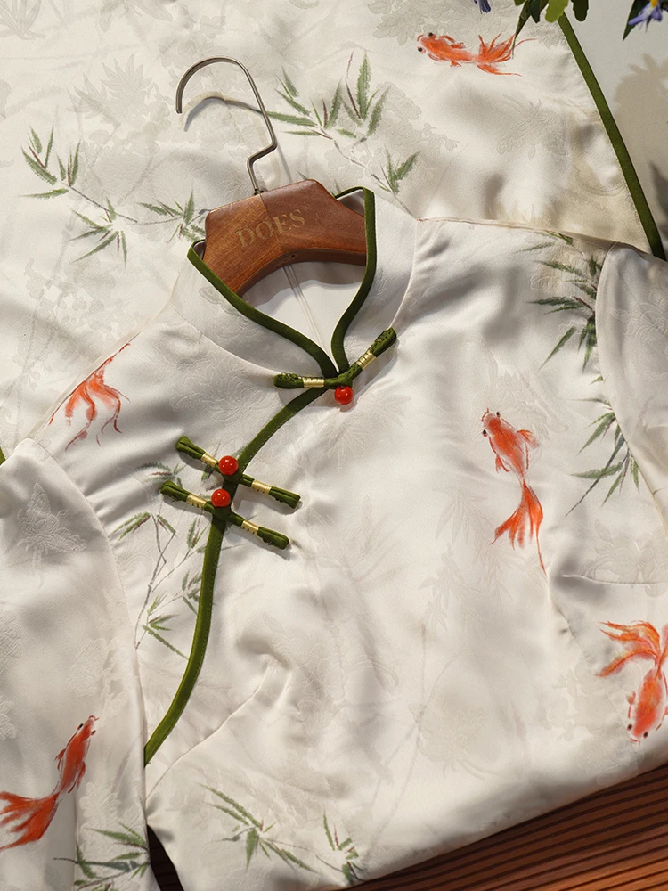 Новое летнее платье для молодых женщин в китайском стиле, тонкое, с коротким рукавом, длинное, стройнящее, скрывающее живот, с цветочным узором
Новое летнее платье для молодых женщин в китайском стиле, тонкое, с коротким рукавом, длинное, стройнящее, скрывающее живот, с цветочным узором