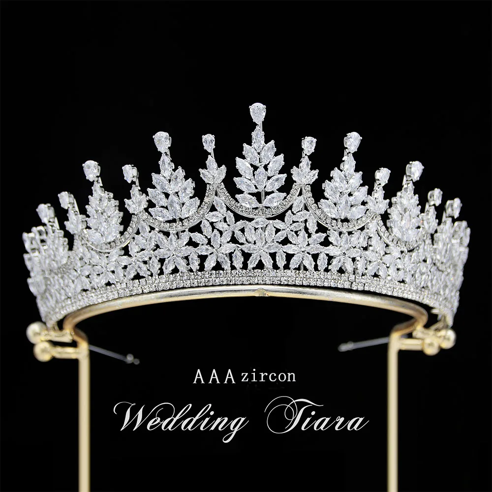 Cross border wholesale of new European and American zircon bridal crown headwear, metal electroplating, Korean style diamond cro
Cross border wholesale of new European and American zircon bridal crown headwear, metal electroplating, Korean style diamond cro