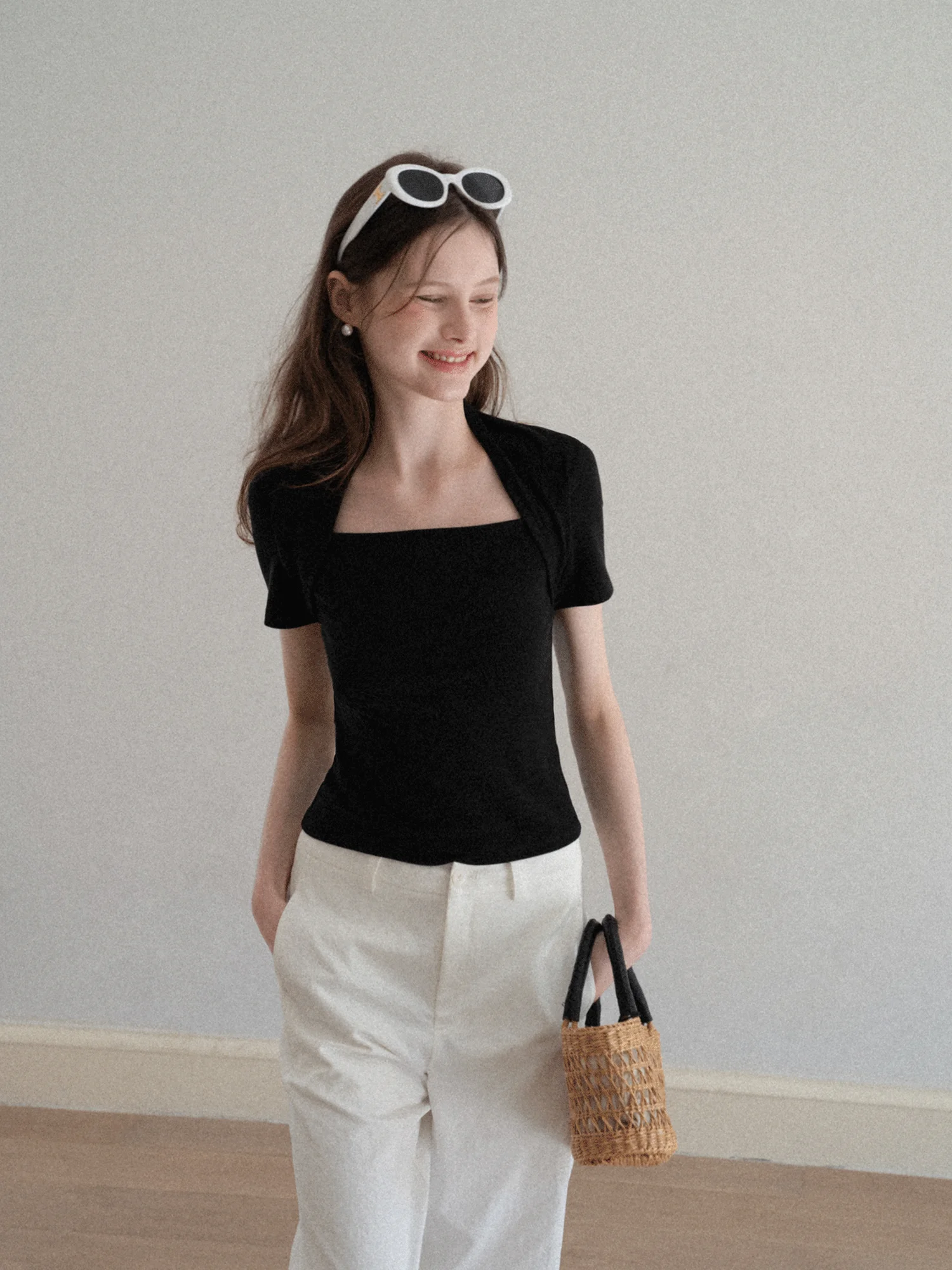 Slim Fit Short Sleeve T-Shirt Black Casual Square Collar Summer Top for Women Breathable Cotton Blend Comfortable Versatile S...
Slim Fit Short Sleeve T-Shirt Black Casual Square Collar Summer Top for Women Breathable Cotton Blend Comfortable Versatile S...