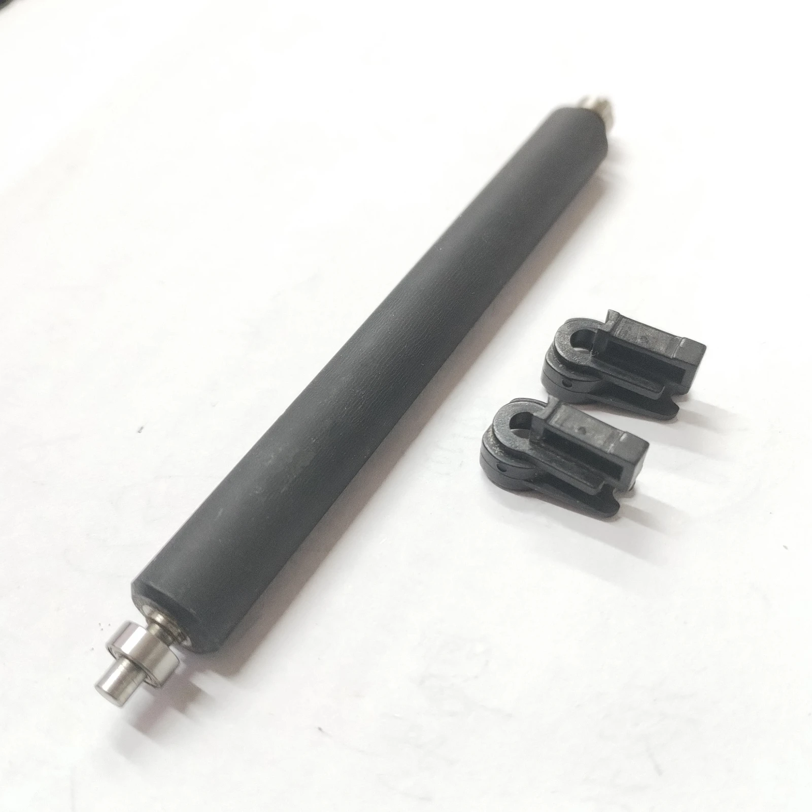 Ролик прижимной для настольных принтеров Zebra ZP450, ZP505, ZP500, GK420d, ZP550 (запчасть)
Ролик прижимной для настольных принтеров Zebra ZP450, ZP505, ZP500, GK420d, ZP550 (запчасть)