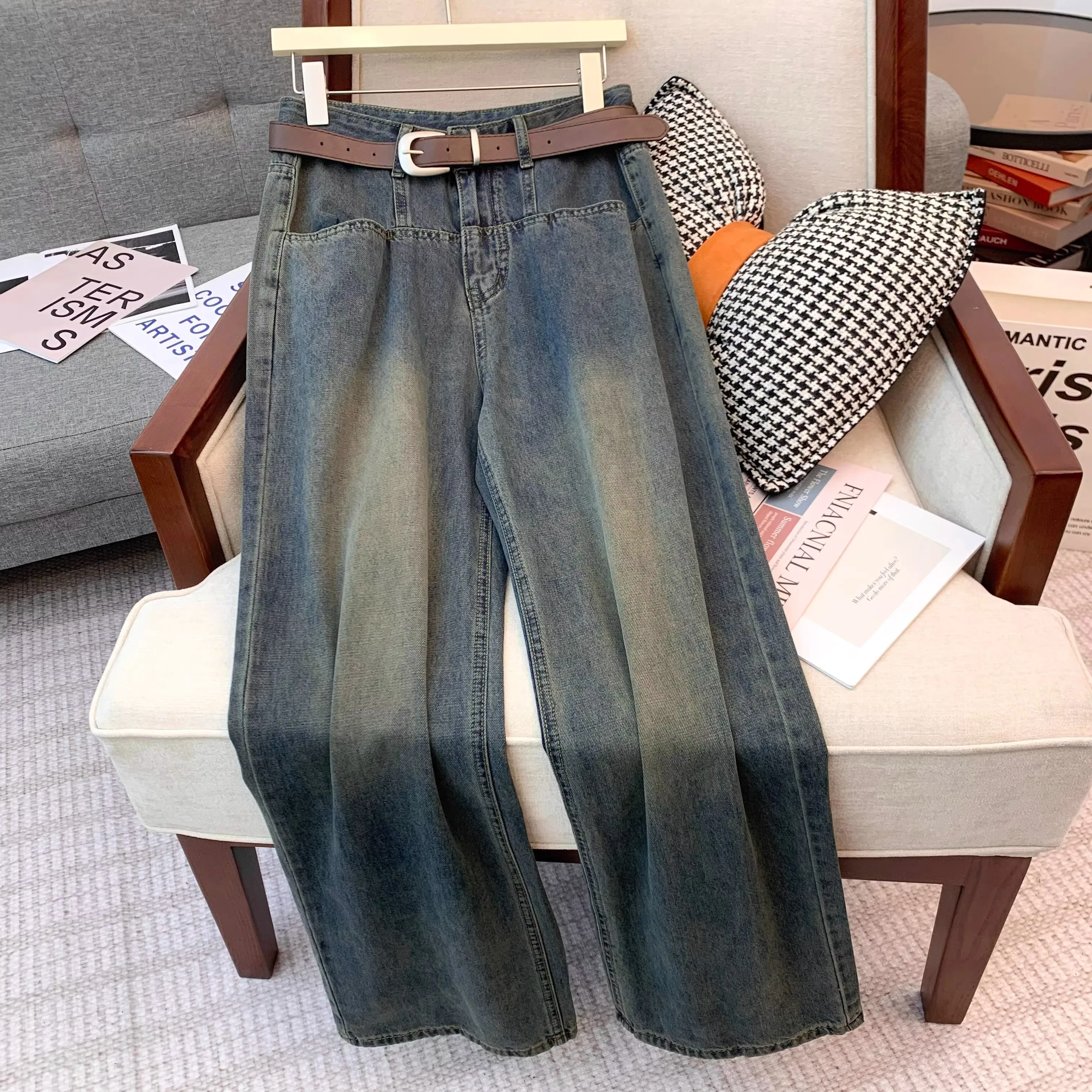 2024 Men's Spring Autumn Vintage Fashion Casual Wide Leg Pants Male Loose Denim Trousers Men Long Straight Baggy Jeans F144
2024 Men's Spring Autumn Vintage Fashion Casual Wide Leg Pants Male Loose Denim Trousers Men Long Straight Baggy Jeans F144